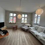 Apartment Hel Bylejlighed I Det Gamle Pulsernede