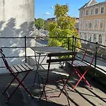 Apartment Hel Bylejlighed I Det Gamle Pulsernede Svendborg