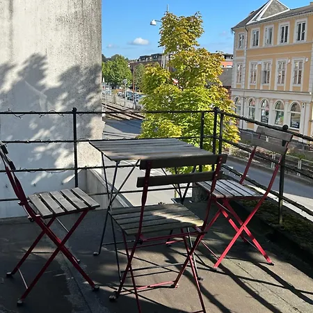 Appartamento Hel Bylejlighed I Det Gamle Pulsernede Svendborg